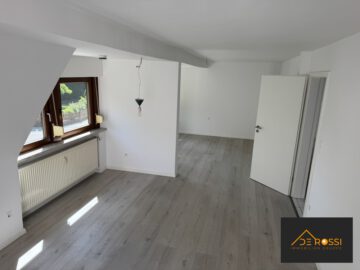 MAISONETTEWOHNUNG ÜBERM ITALIENER – GUTEN APPETIT, 90530 Wendelstein, Maisonettewohnung