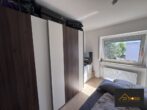 Schlafzimmer - 2 ZIMMER – GROSS – MIT GRÜNER AUSSICHT