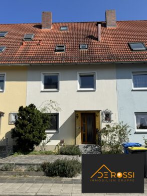 GROSSES REIHENMITTELHAUS IN EIBACH MÖCHTE GEKAUFT WERDEN, 90451 Nürnberg / Eibach, Reihenmittelhaus