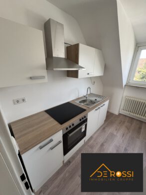 ERSTBEZUG NACH RENOVIERUNG – 3 ZIMMERWOHNUNG MIT EINBAUKÜCHE, 90455 Nürnberg / Herpersdorf, Dachgeschosswohnung